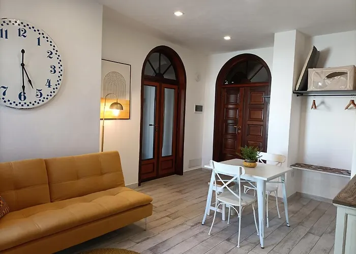 Amelia Apts & Rooms